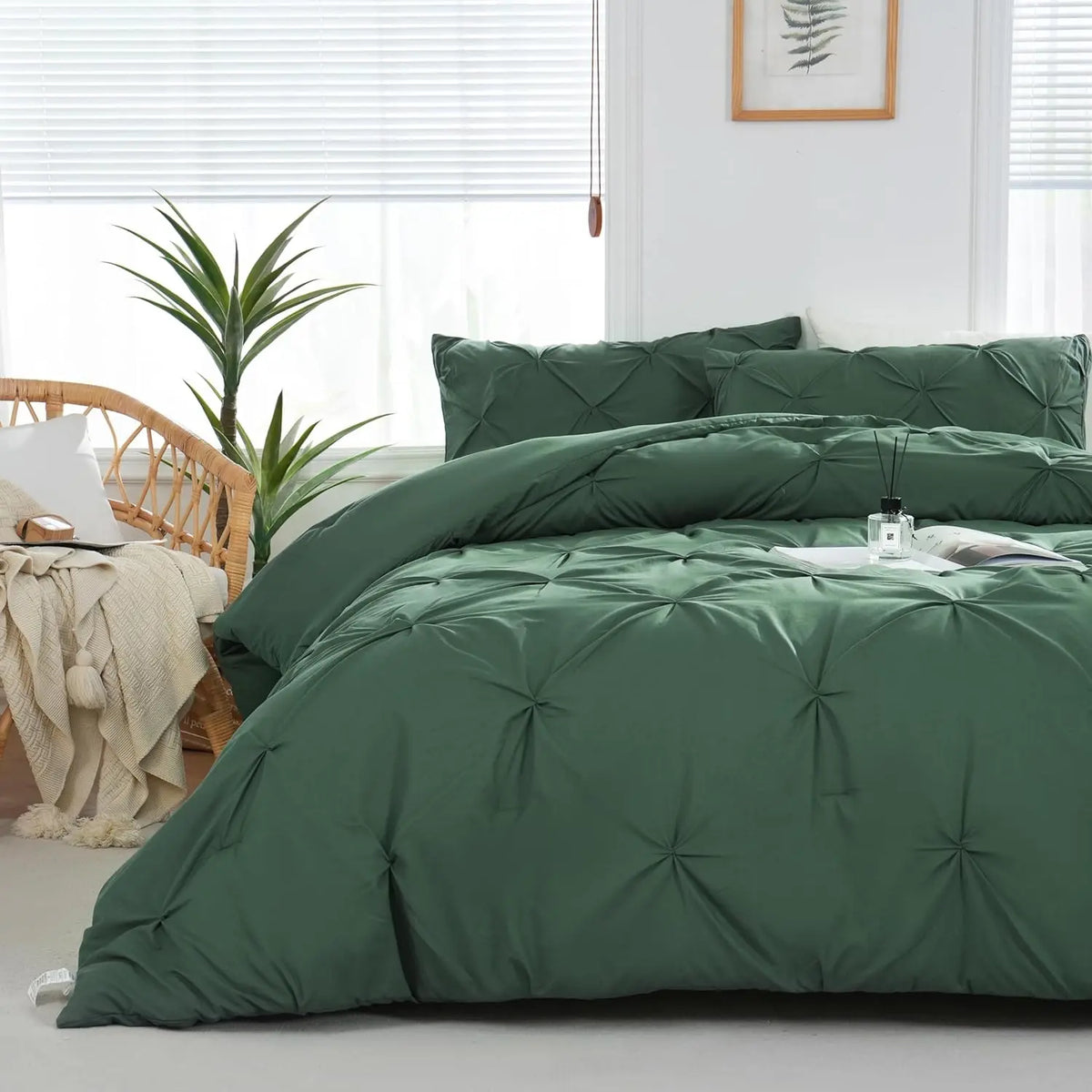 Warm Fall & Winter Checkered Down Alternative Comforter Set, 1 Comforter & 2 Pillowcases